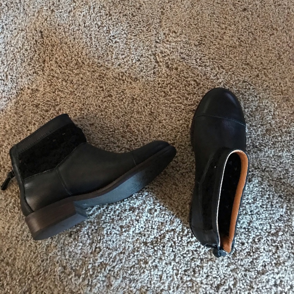 Shoe boots